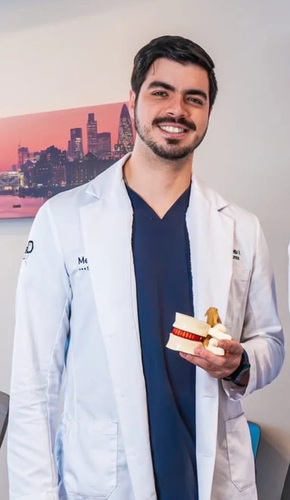 Dr. Fernando Carrillo Villaseñor, cirujano especialista en columna vertebral